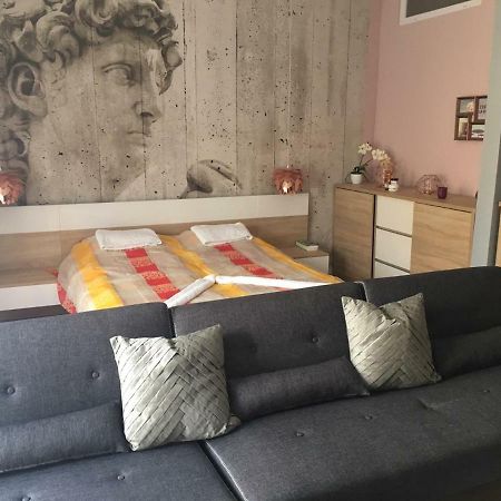 Hunyadi Apartman Szekszárd Buitenkant foto