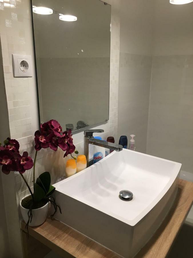 Hunyadi Apartman Szekszárd Buitenkant foto