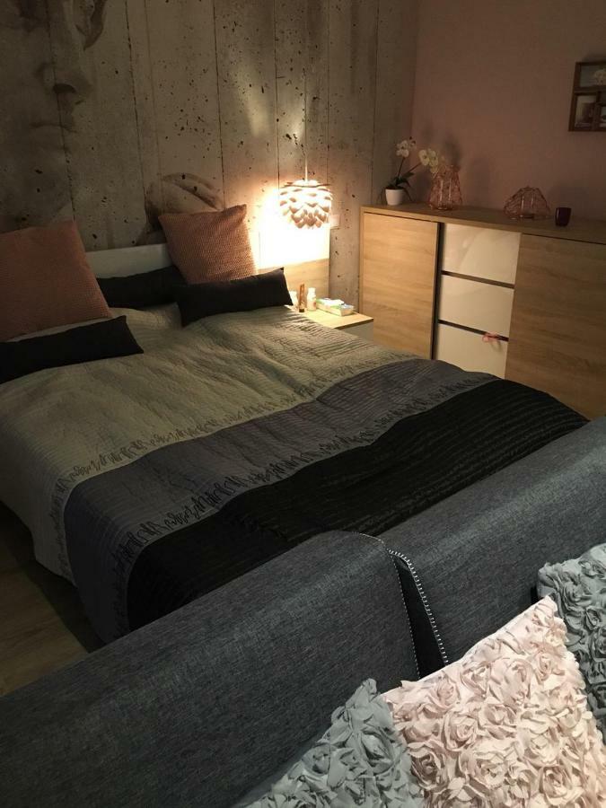 Hunyadi Apartman Szekszárd Buitenkant foto