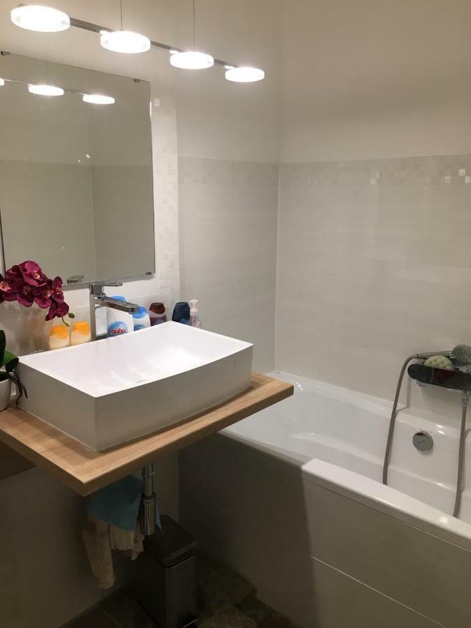 Hunyadi Apartman Szekszárd Buitenkant foto