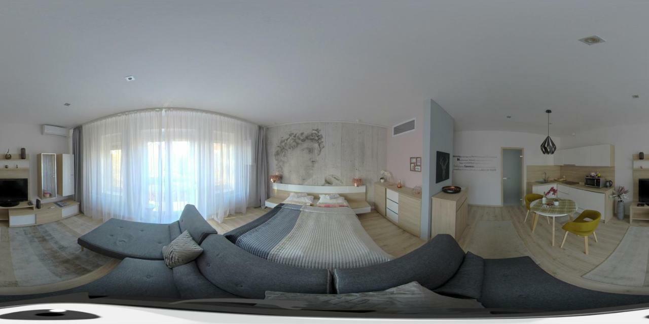 Hunyadi Apartman Szekszárd Buitenkant foto